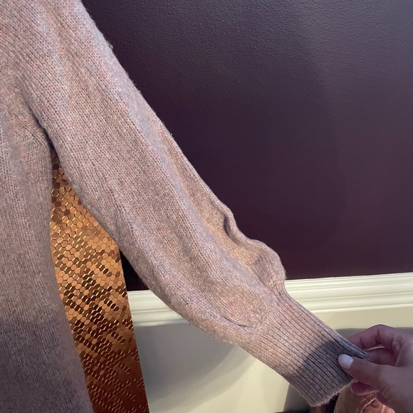 Sweater - Picture 4 of 4